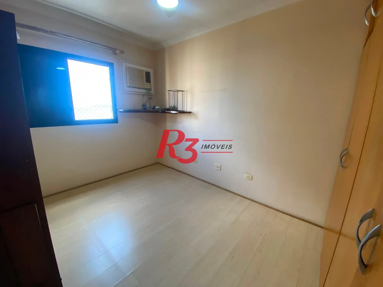 Apartamento com 3 dormitórios à venda, 122 m² por R$ 1.300.000,00 - Embaré - Santos/SP