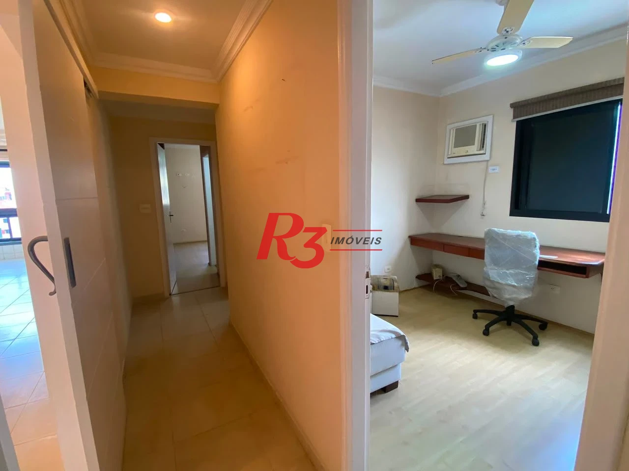 Apartamento com 3 dormitórios à venda, 122 m² por R$ 1.300.000,00 - Embaré - Santos/SP