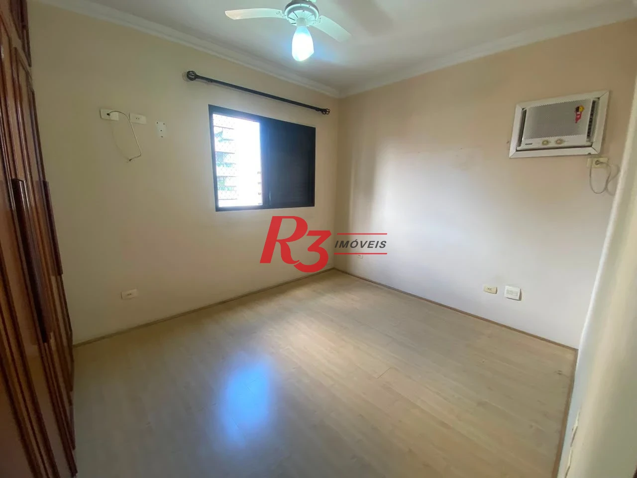 Apartamento com 3 dormitórios à venda, 122 m² por R$ 1.300.000,00 - Embaré - Santos/SP