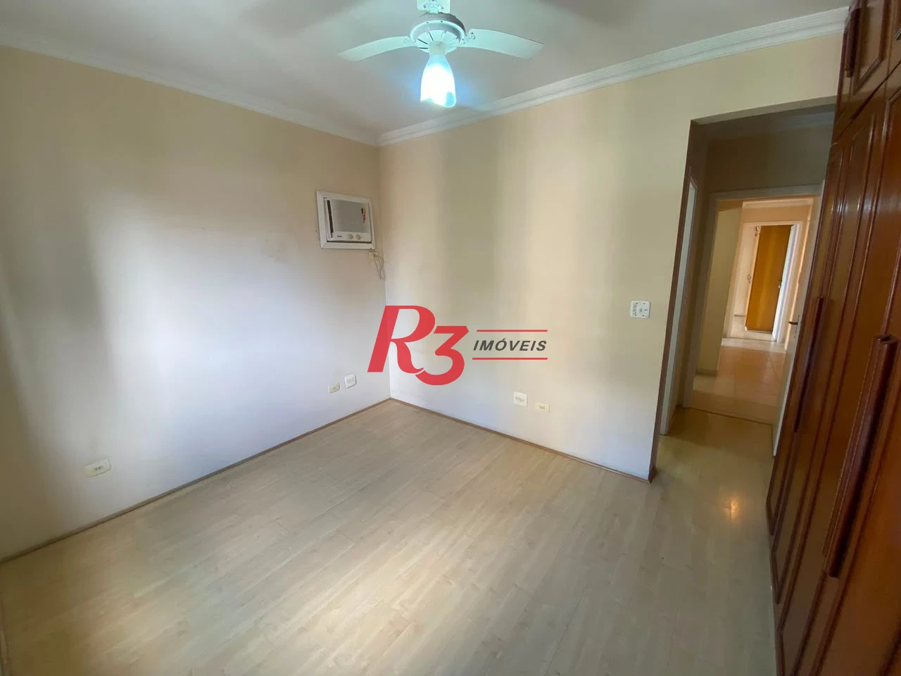 Apartamento com 3 dormitórios à venda, 122 m² por R$ 1.300.000,00 - Embaré - Santos/SP