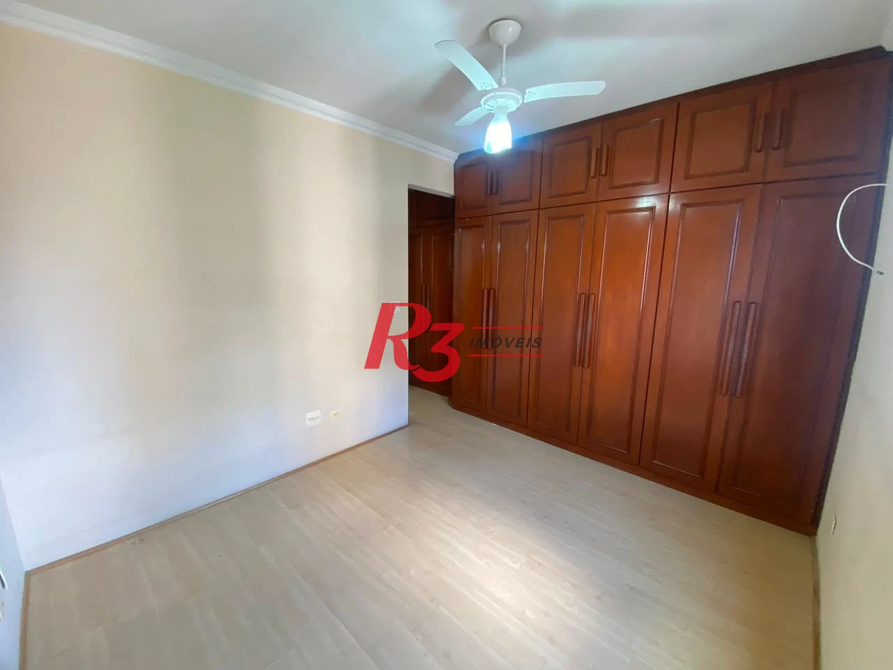 Apartamento com 3 dormitórios à venda, 122 m² por R$ 1.300.000,00 - Embaré - Santos/SP