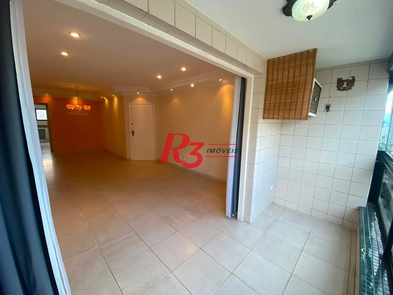 Apartamento com 3 dormitórios à venda, 122 m² por R$ 1.300.000,00 - Embaré - Santos/SP
