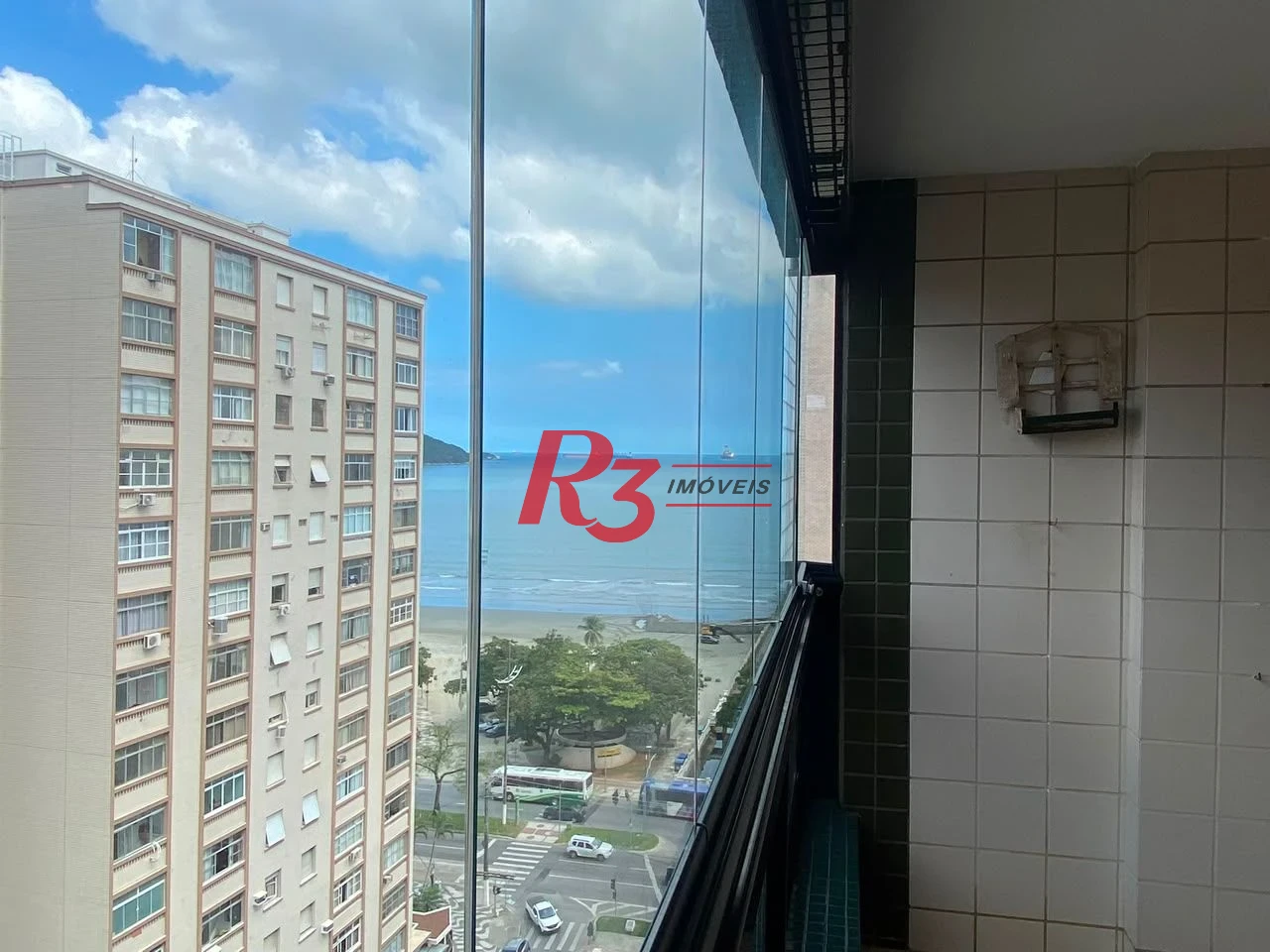 Apartamento com 3 dormitórios à venda, 122 m² por R$ 1.300.000,00 - Embaré - Santos/SP