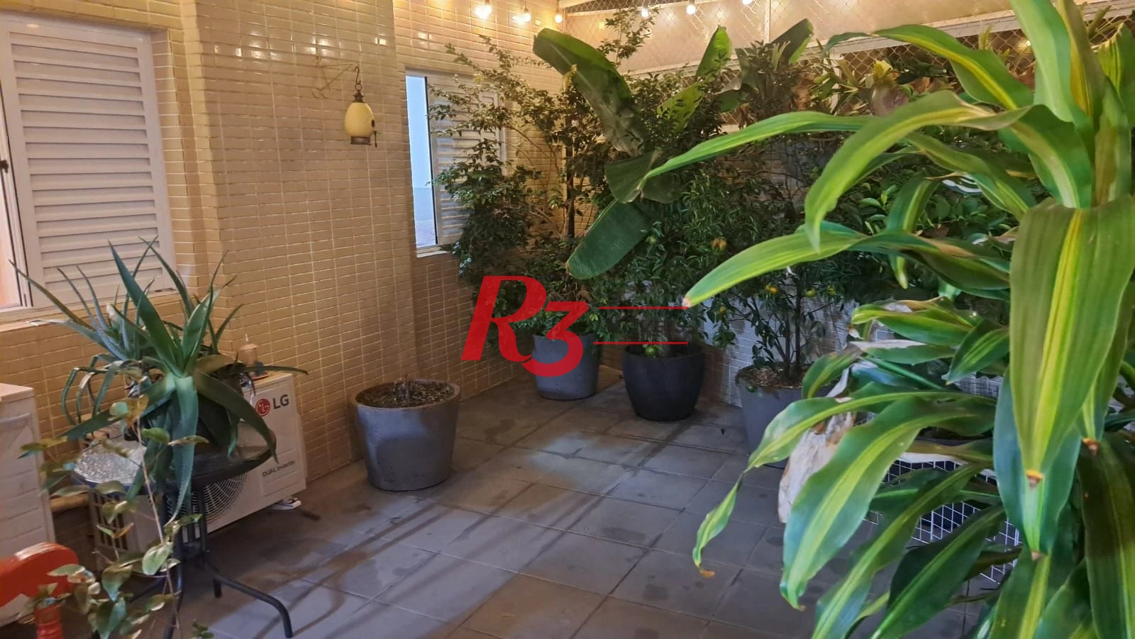 Apartamento Garden com 2 dormitórios à venda, 104 m² por R$ 1.100.000,00 - Gonzaga - Santos/SP