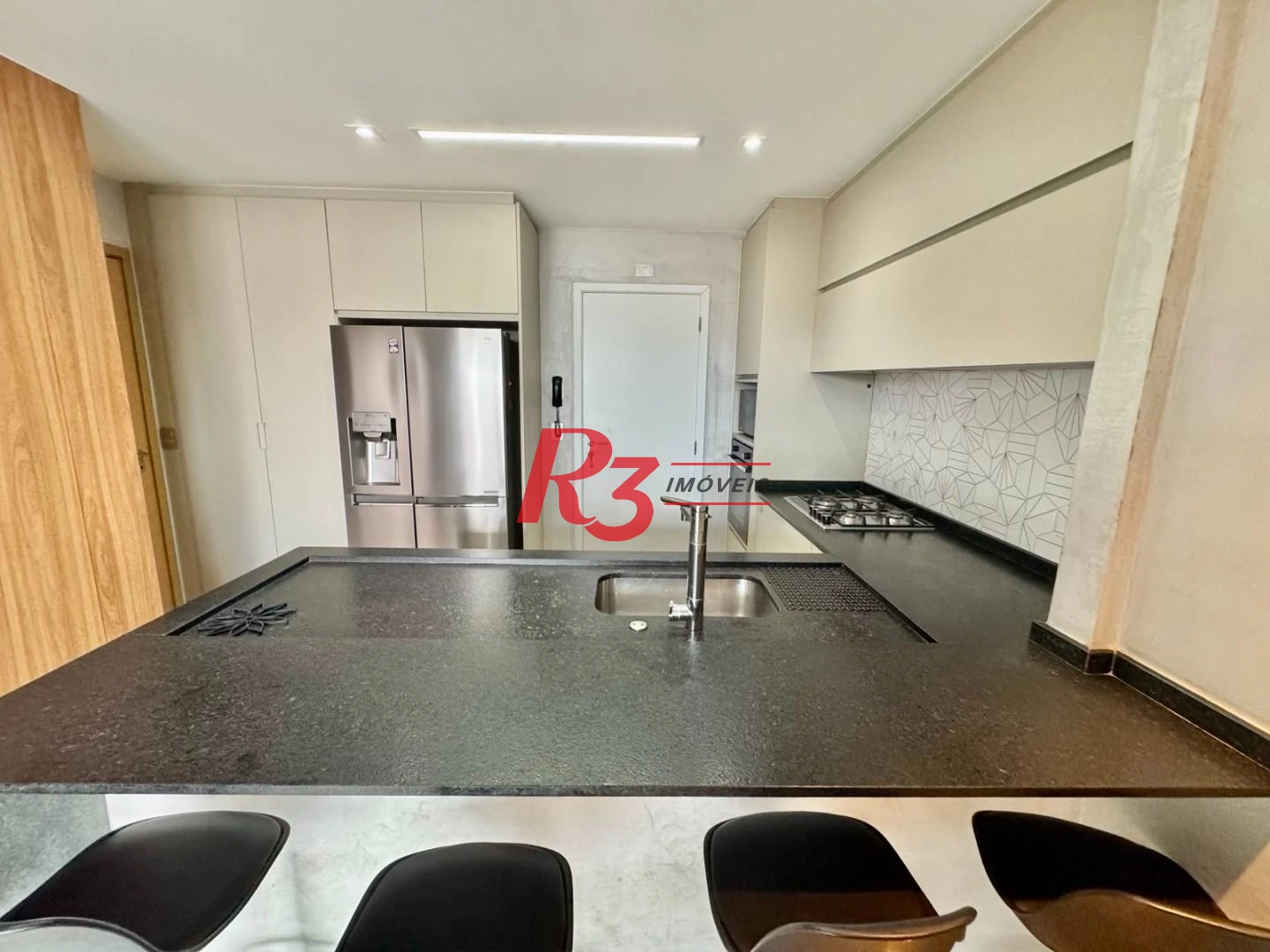 Apartamento com 3 dormitórios à venda, 127 m² por R$ 2.300.000,00 - Boqueirão - Santos/SP
