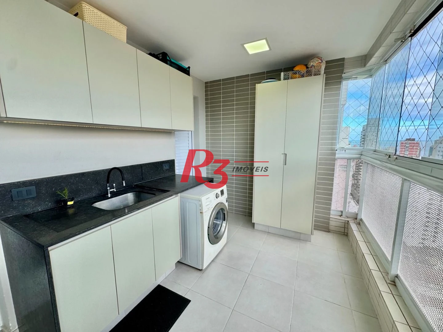 Apartamento com 3 dormitórios à venda, 127 m² por R$ 2.300.000,00 - Boqueirão - Santos/SP