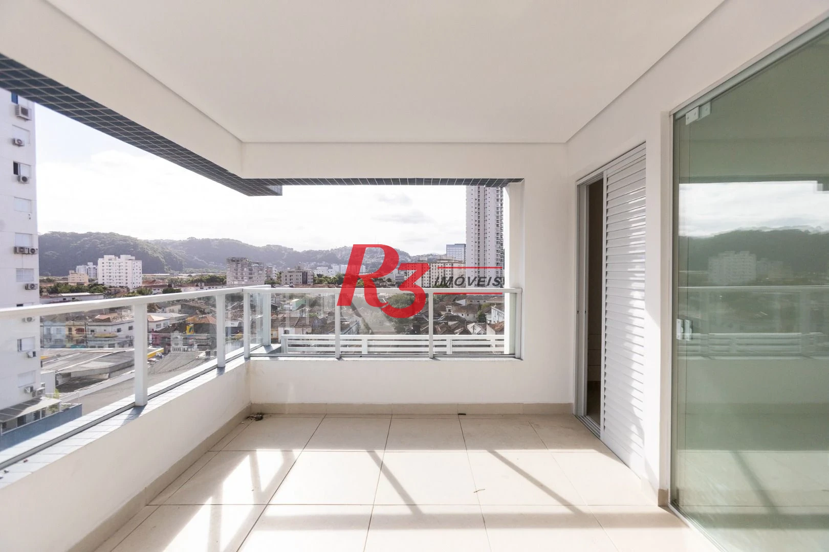 Apartamento com 2 dormitórios para alugar, 72 m² por R$ 5.628,98/mês - Campo Grande - Santos/SP