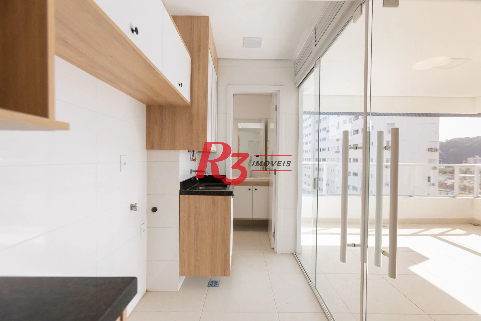 Apartamento com 2 dormitórios para alugar, 72 m² por R$ 5.628,98/mês - Campo Grande - Santos/SP