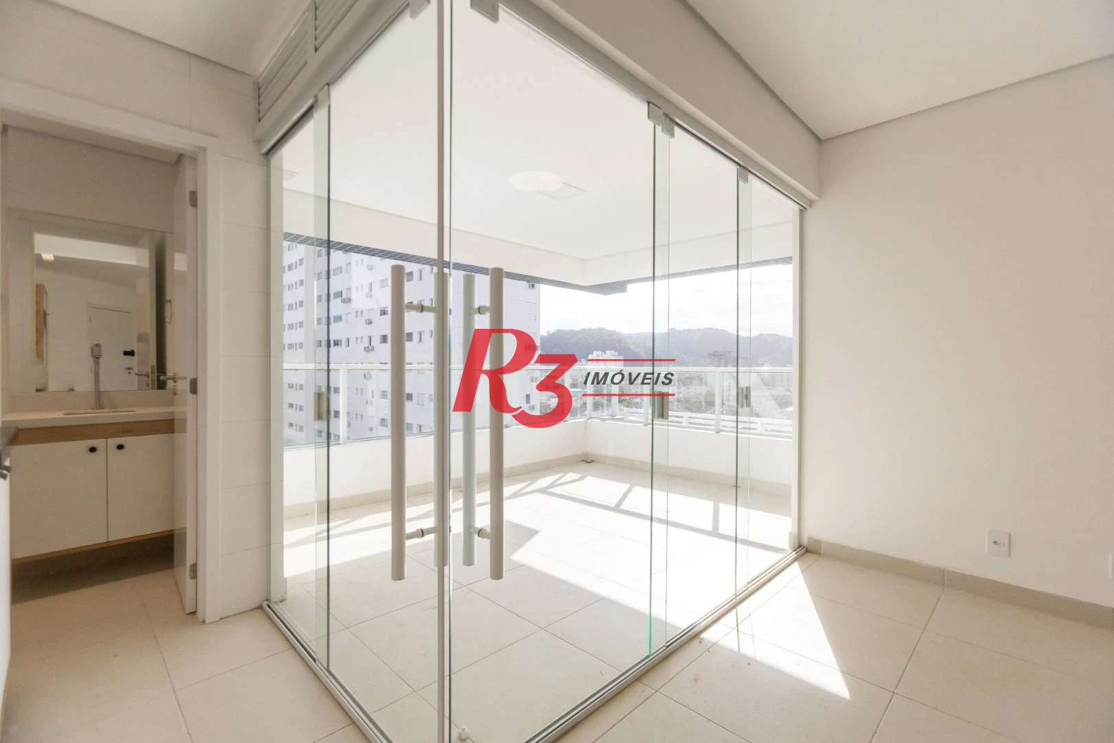 Apartamento com 2 dormitórios para alugar, 72 m² por R$ 5.628,98/mês - Campo Grande - Santos/SP