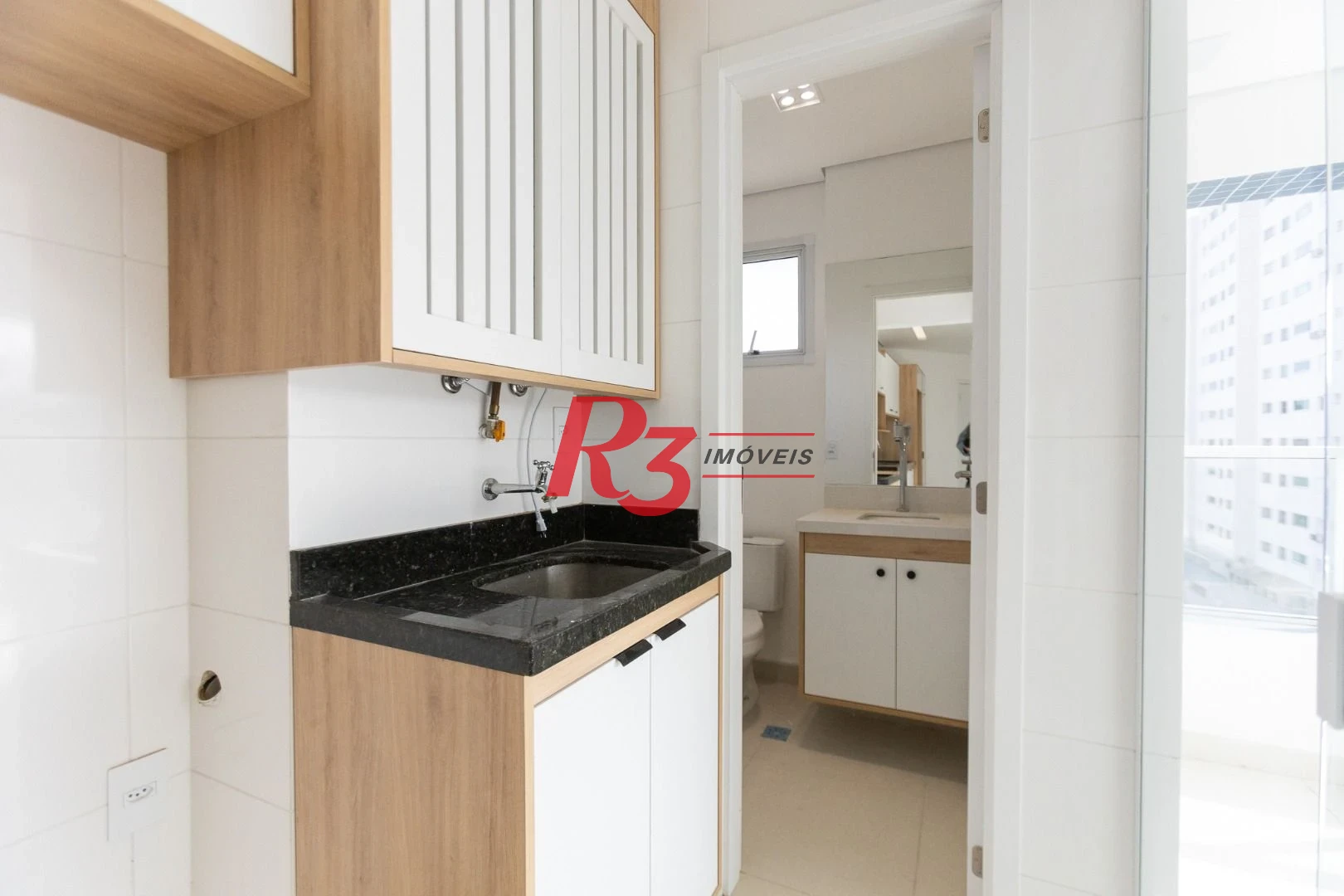 Apartamento com 2 dormitórios para alugar, 72 m² por R$ 5.628,98/mês - Campo Grande - Santos/SP