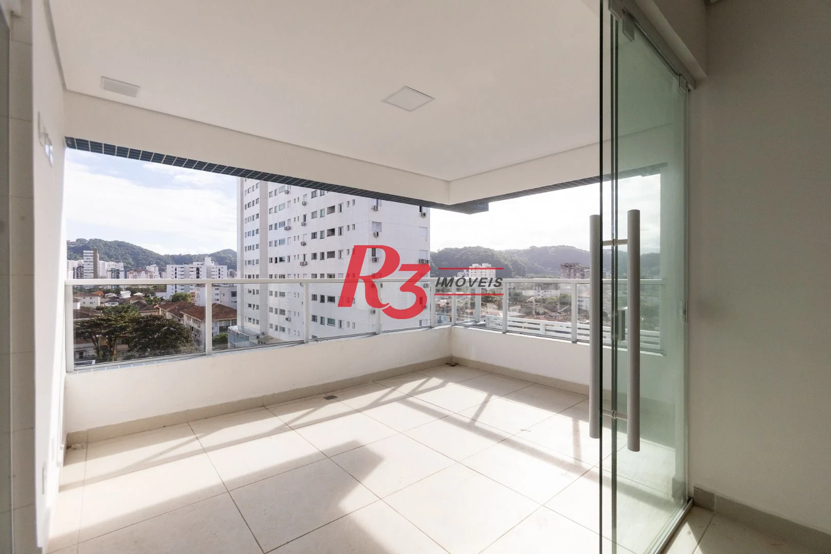 Apartamento com 2 dormitórios para alugar, 72 m² por R$ 5.628,98/mês - Campo Grande - Santos/SP