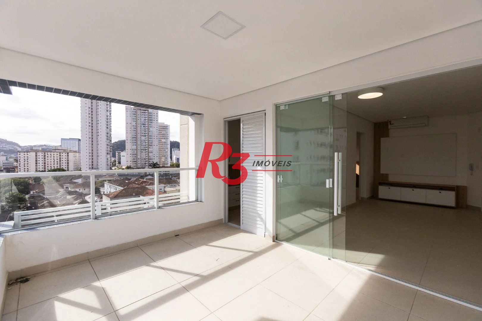 Apartamento com 2 dormitórios para alugar, 72 m² por R$ 5.628,98/mês - Campo Grande - Santos/SP