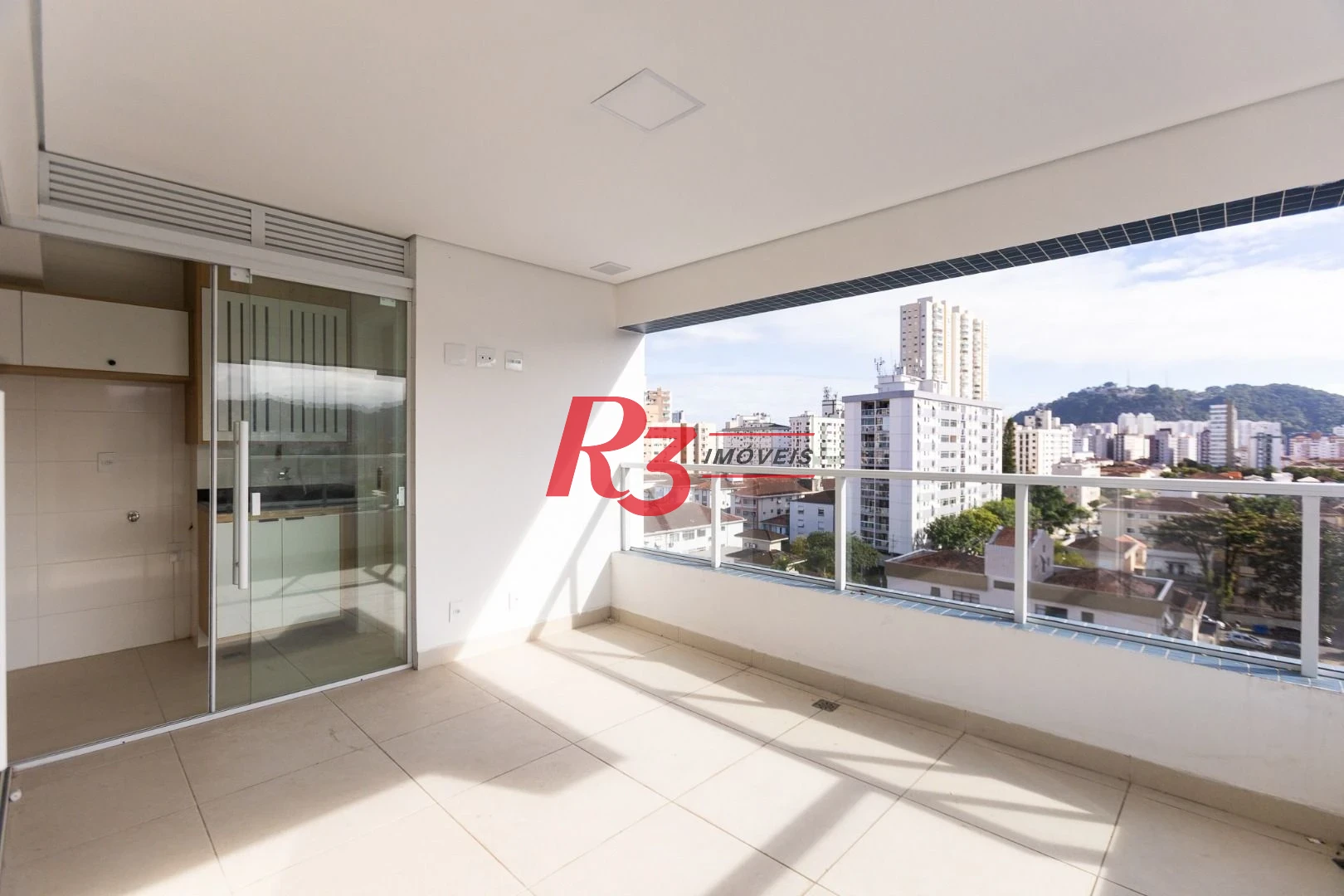 Apartamento com 2 dormitórios para alugar, 72 m² por R$ 5.628,98/mês - Campo Grande - Santos/SP