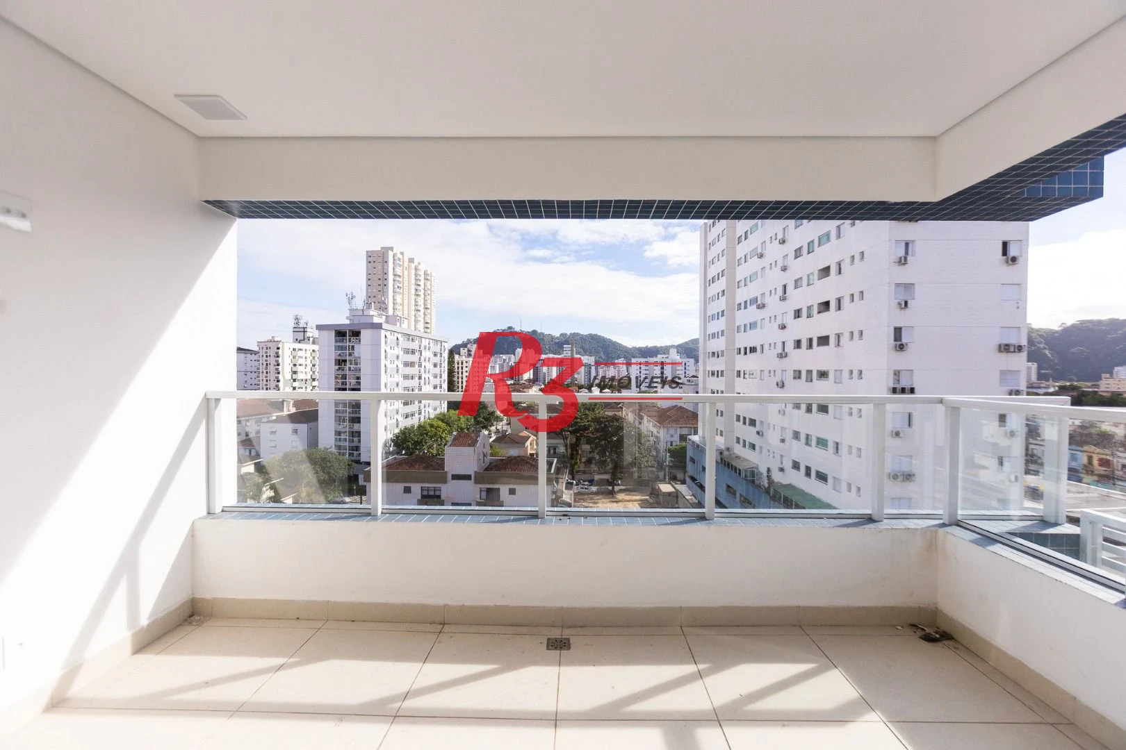 Apartamento com 2 dormitórios para alugar, 72 m² por R$ 5.628,98/mês - Campo Grande - Santos/SP