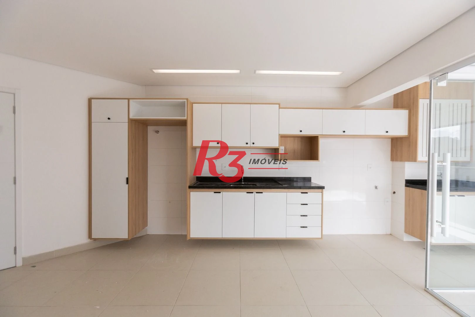 Apartamento com 2 dormitórios para alugar, 72 m² por R$ 5.628,98/mês - Campo Grande - Santos/SP