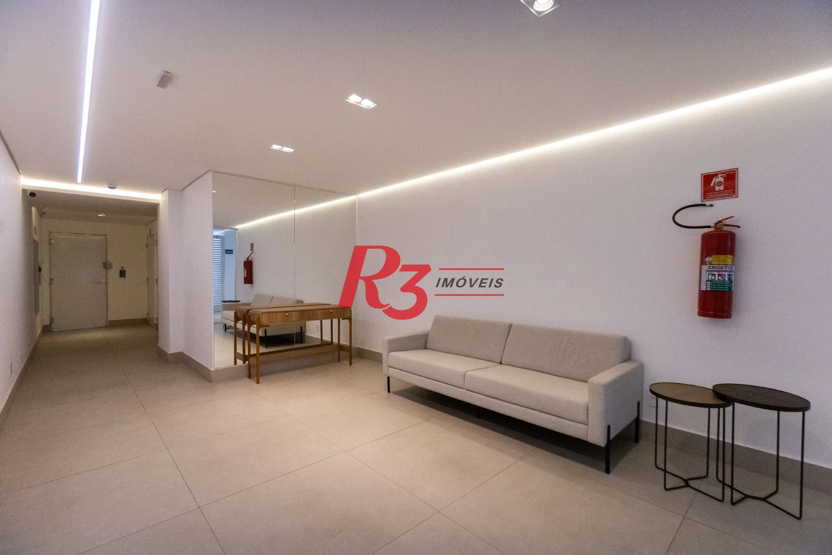 Apartamento com 2 dormitórios para alugar, 72 m² por R$ 5.628,98/mês - Campo Grande - Santos/SP