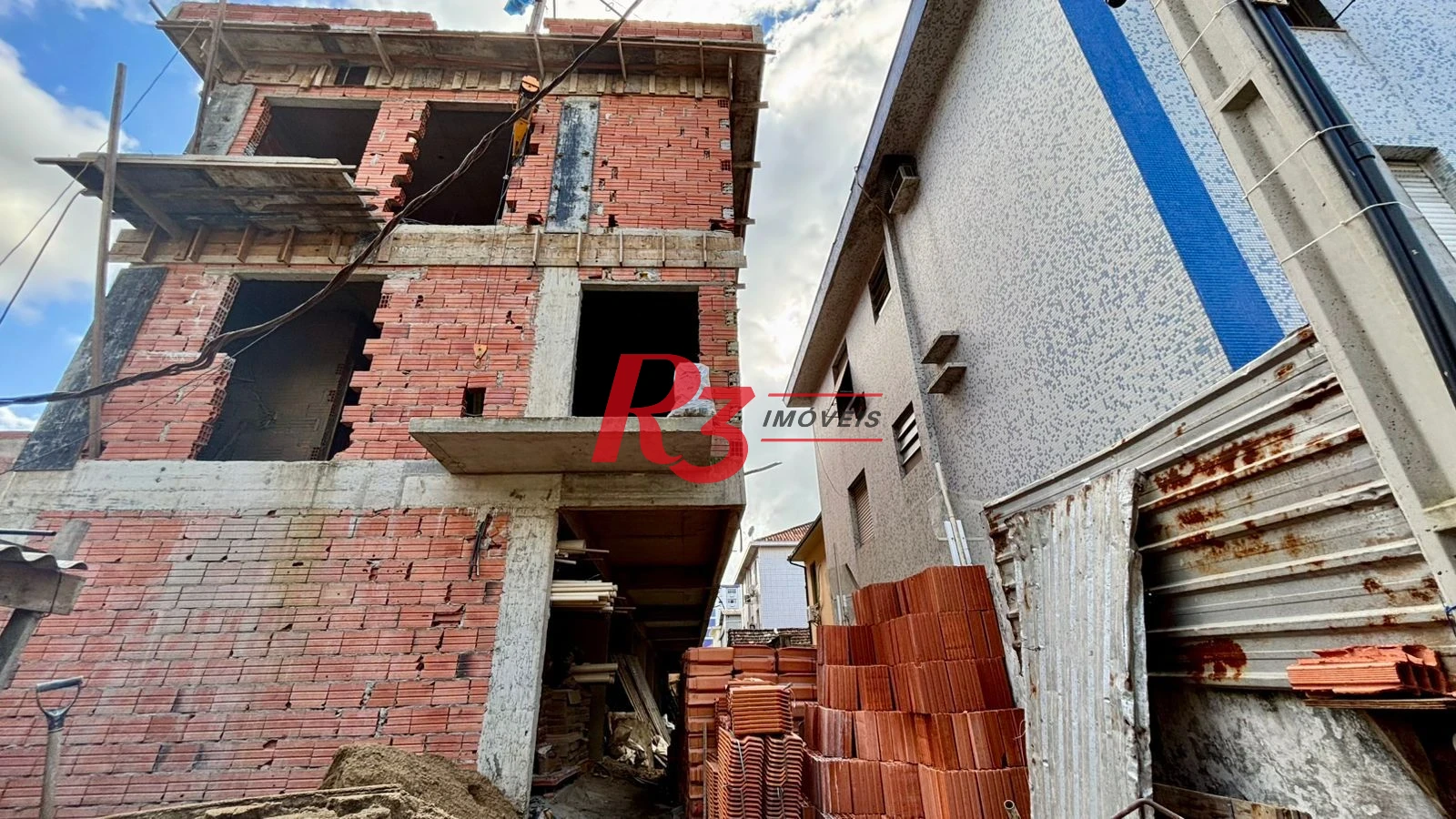 Village com 2 dormitórios à venda, 80 m² por R$ 700.000,00 - Campo Grande - Santos/SP