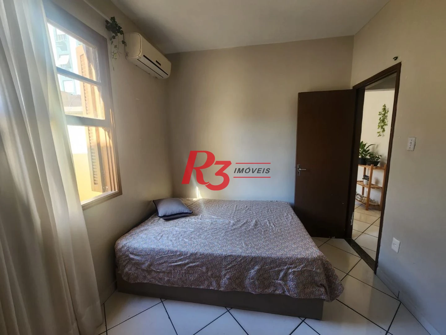Apartamento com 2 dormitórios à venda, 74 m² por R$ 470.000,00 - Gonzaga - Santos/SP