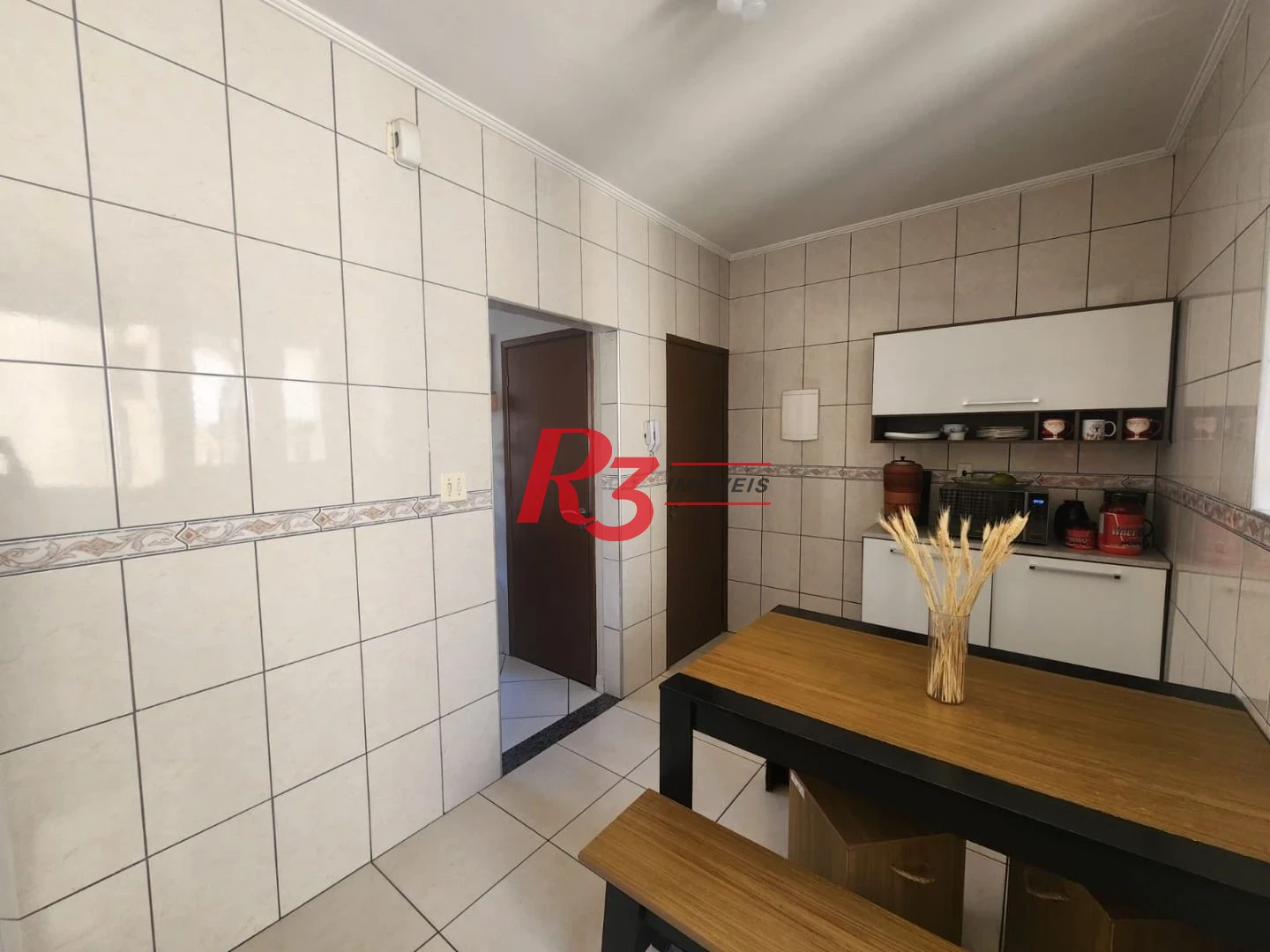 Apartamento com 2 dormitórios à venda, 74 m² por R$ 470.000,00 - Gonzaga - Santos/SP