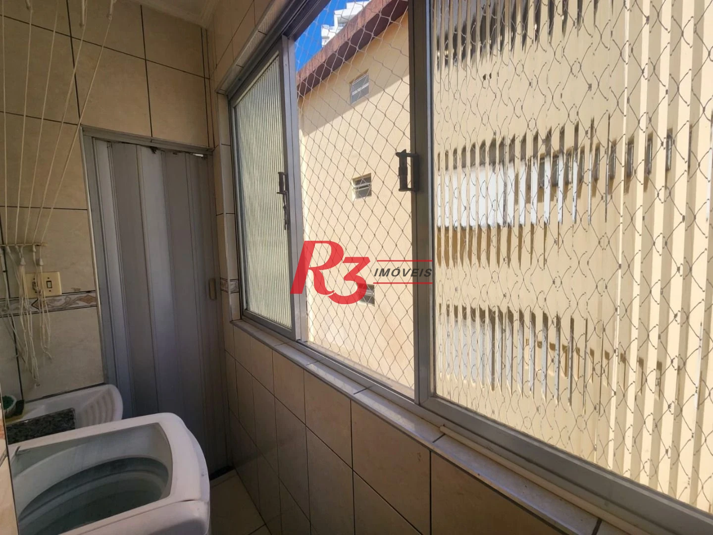 Apartamento com 2 dormitórios à venda, 74 m² por R$ 470.000,00 - Gonzaga - Santos/SP