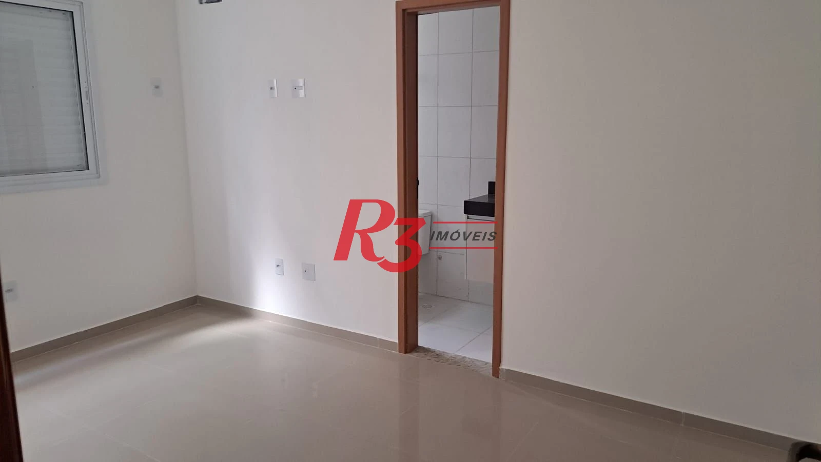 Casa com 3 dormitórios à venda, 1 m² por R$ 950.000,00 - Aparecida - Santos/SP