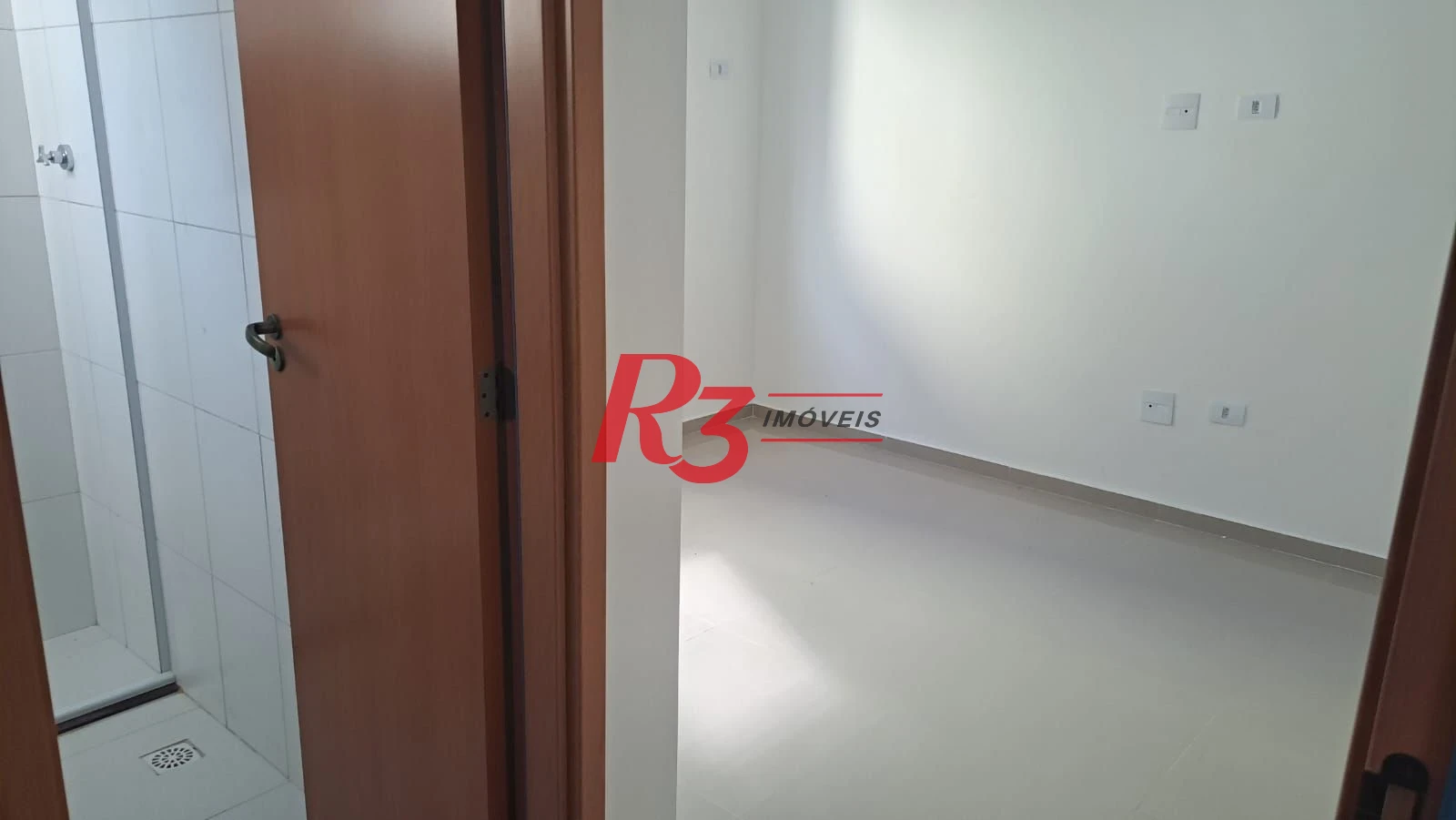 Casa com 3 dormitórios à venda, 1 m² por R$ 950.000,00 - Aparecida - Santos/SP
