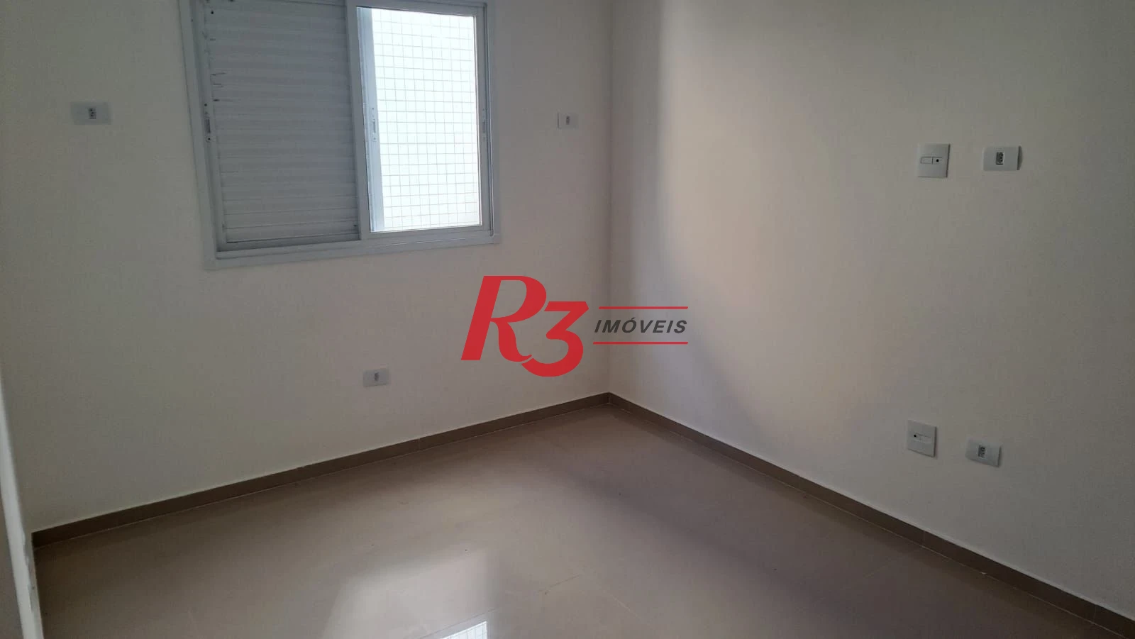 Casa com 3 dormitórios à venda, 1 m² por R$ 950.000,00 - Aparecida - Santos/SP