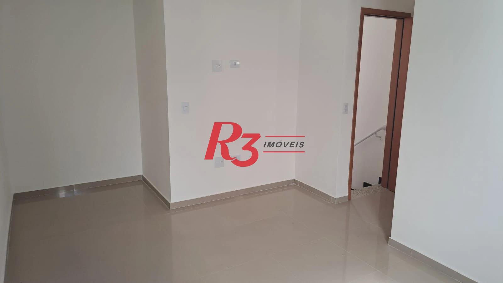 Casa com 3 dormitórios à venda, 1 m² por R$ 950.000,00 - Aparecida - Santos/SP