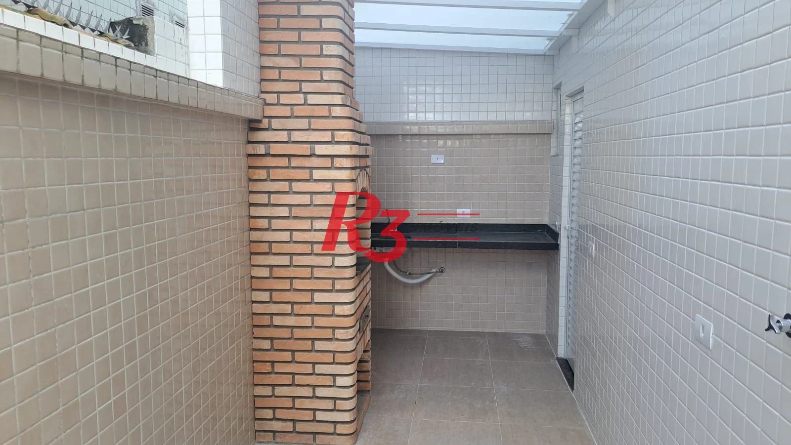 Casa com 3 dormitórios à venda, 1 m² por R$ 950.000,00 - Aparecida - Santos/SP