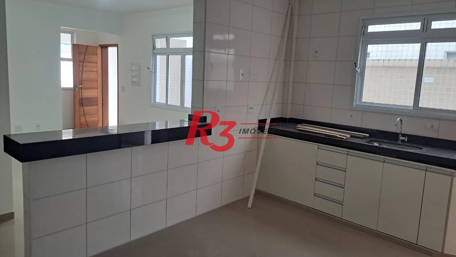 Casa com 3 dormitórios à venda, 1 m² por R$ 950.000,00 - Aparecida - Santos/SP