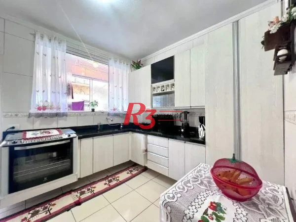 Casa com 2 dormitórios à venda, 100 m² por R$ 800.000,00 - Embaré - Santos/SP