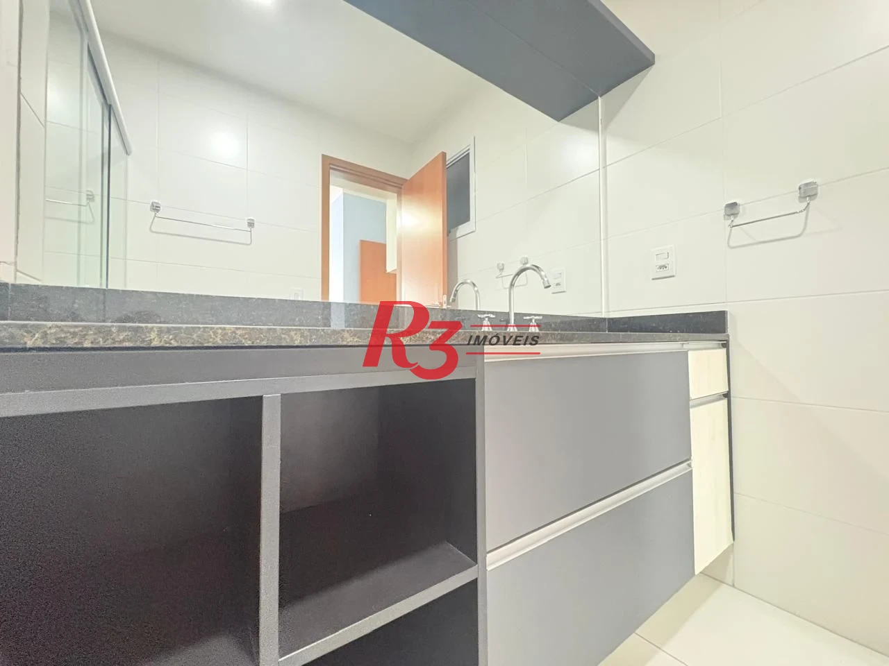 Apartamento com 2 dormitórios para alugar, 80 m² por R$ 6.500,02/mês - Boqueirão - Santos/SP