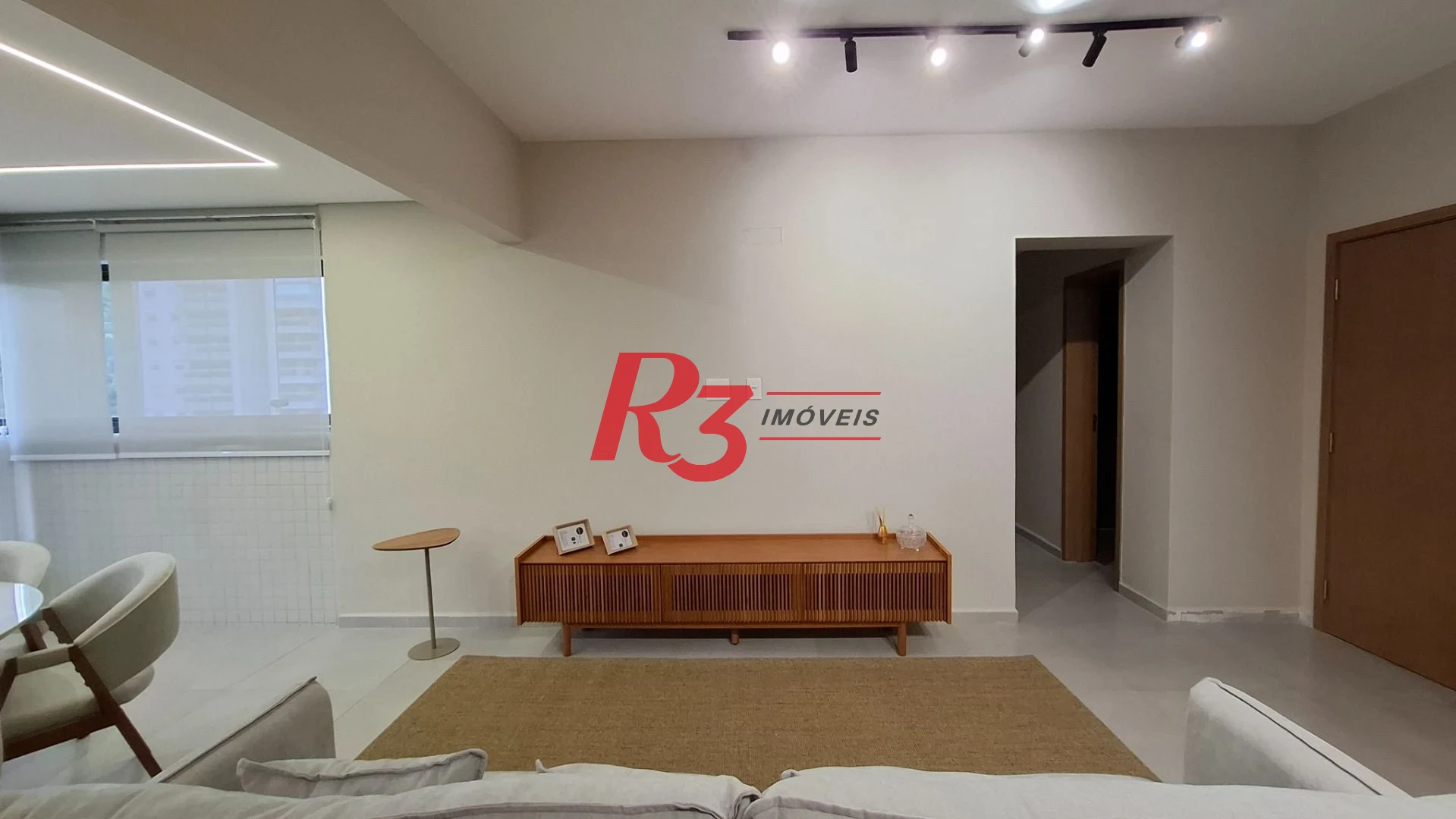 Apartamento à venda, 2 quartos (1 suíte), PORTEIRA FECHADA, José Menino em Santos SP.