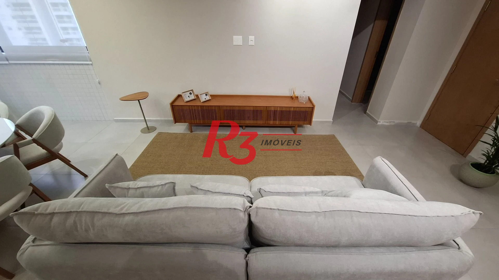 Apartamento à venda, 2 quartos (1 suíte), PORTEIRA FECHADA, José Menino em Santos SP.