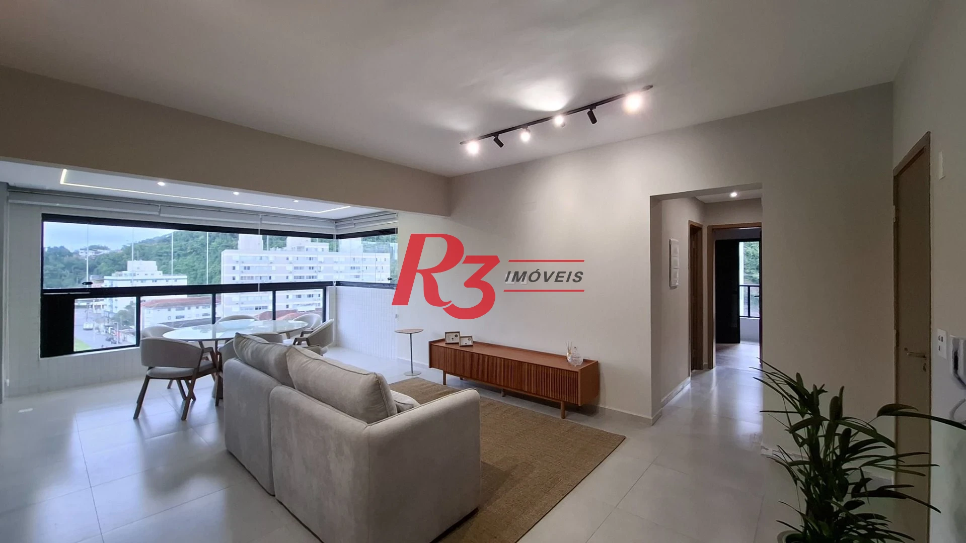 Apartamento à venda, 2 quartos (1 suíte), PORTEIRA FECHADA, José Menino em Santos SP.