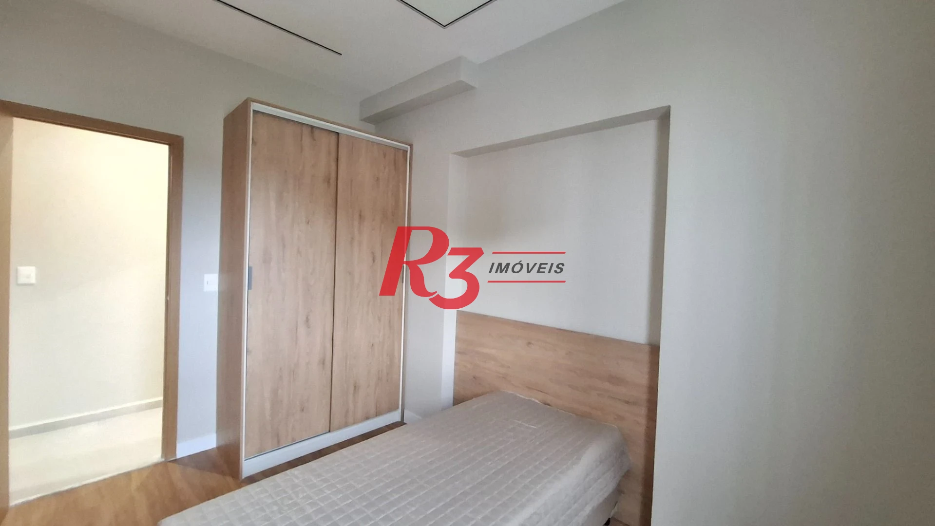 Apartamento à venda, 2 quartos (1 suíte), PORTEIRA FECHADA, José Menino em Santos SP.