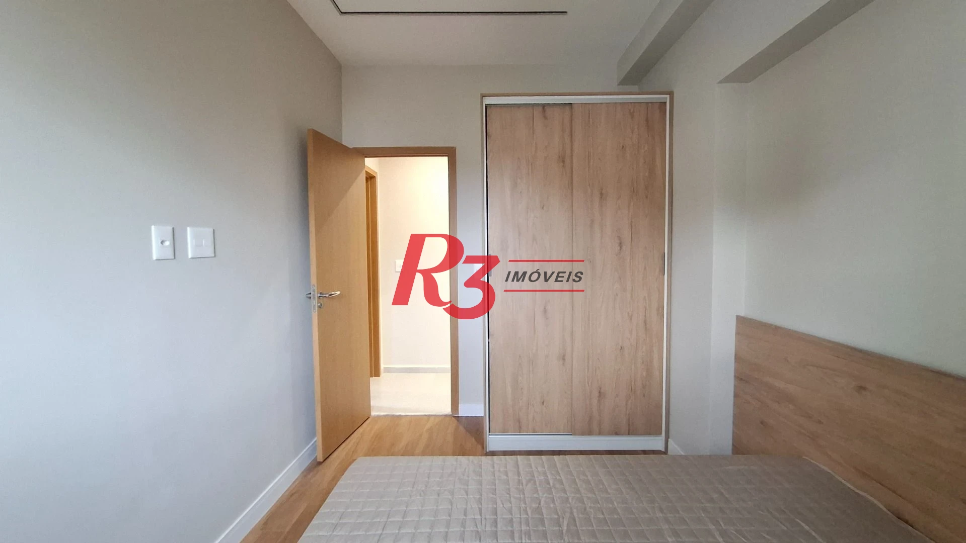 Apartamento à venda, 2 quartos (1 suíte), PORTEIRA FECHADA, José Menino em Santos SP.