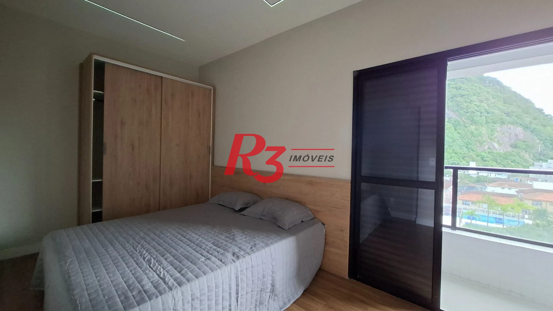 Apartamento à venda, 2 quartos (1 suíte), PORTEIRA FECHADA, José Menino em Santos SP.