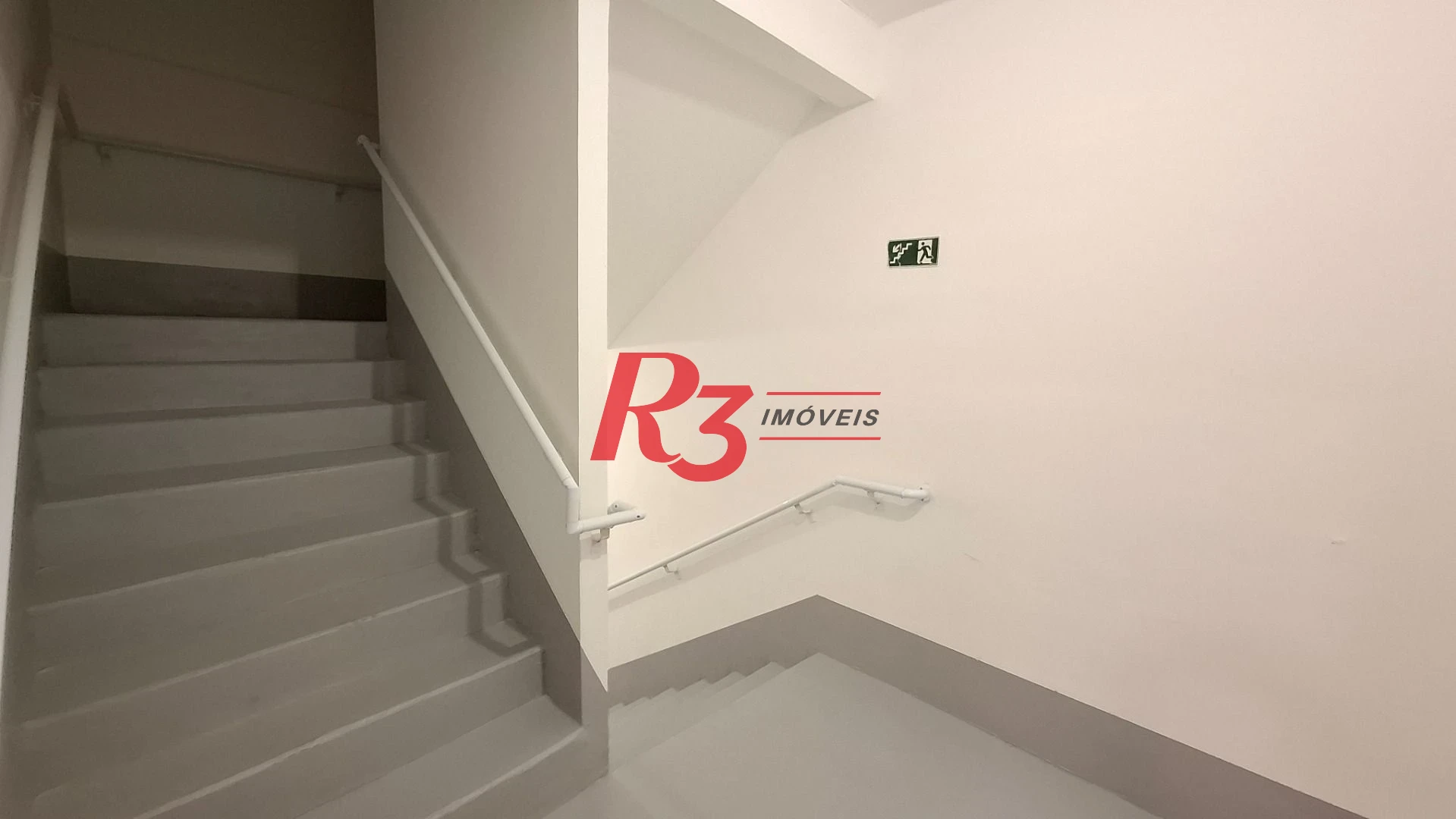 Apartamento à venda, 2 quartos (1 suíte), PORTEIRA FECHADA, José Menino em Santos SP.
