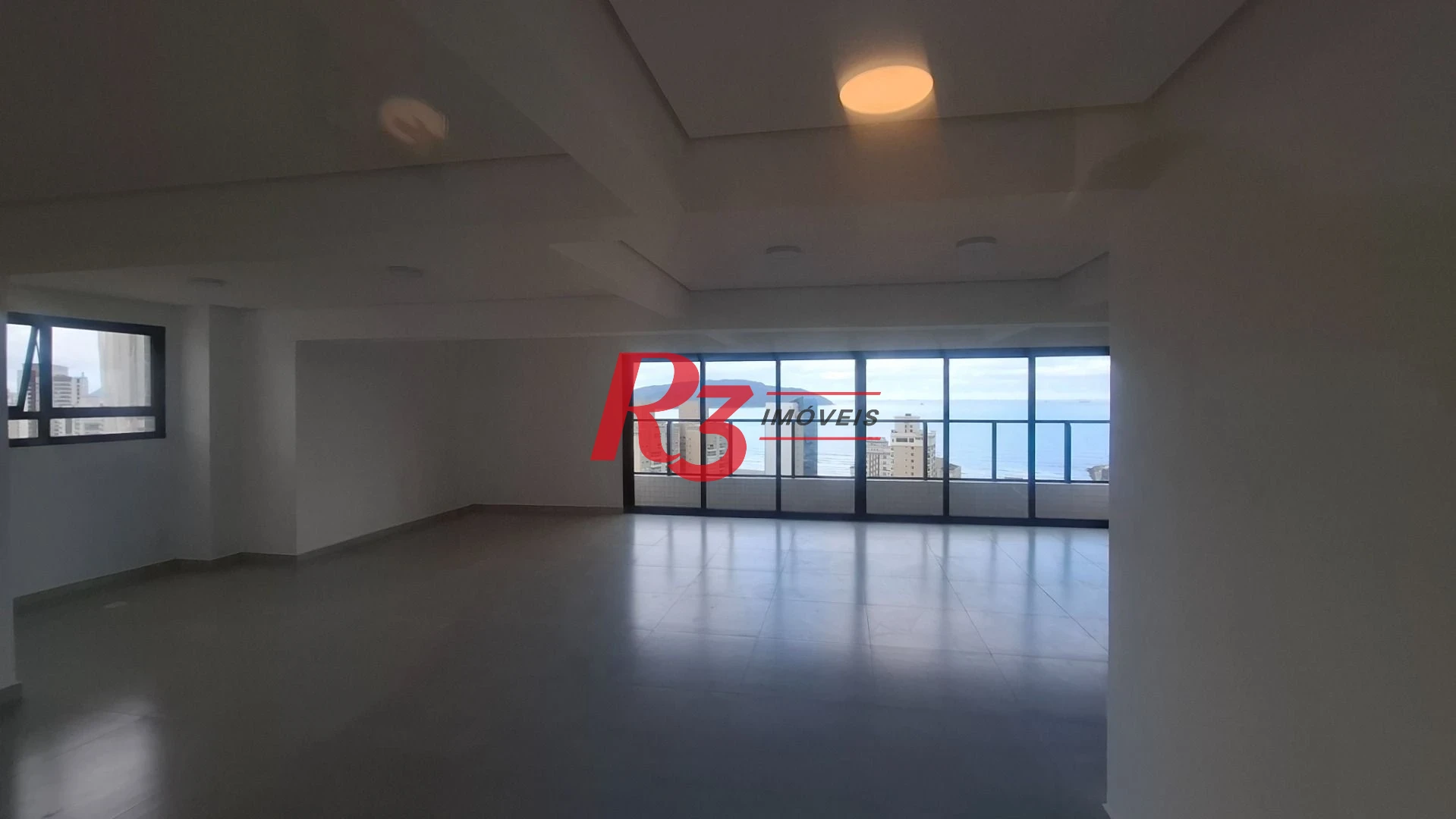 Apartamento à venda, 2 quartos (1 suíte), PORTEIRA FECHADA, José Menino em Santos SP.