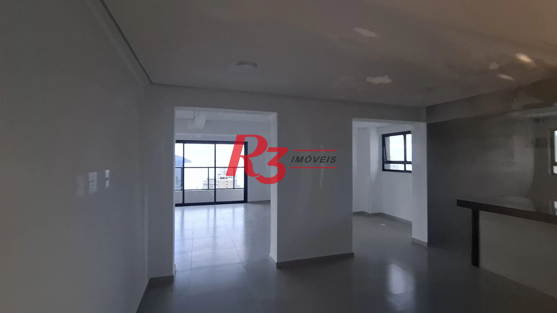 Apartamento à venda, 2 quartos (1 suíte), PORTEIRA FECHADA, José Menino em Santos SP.