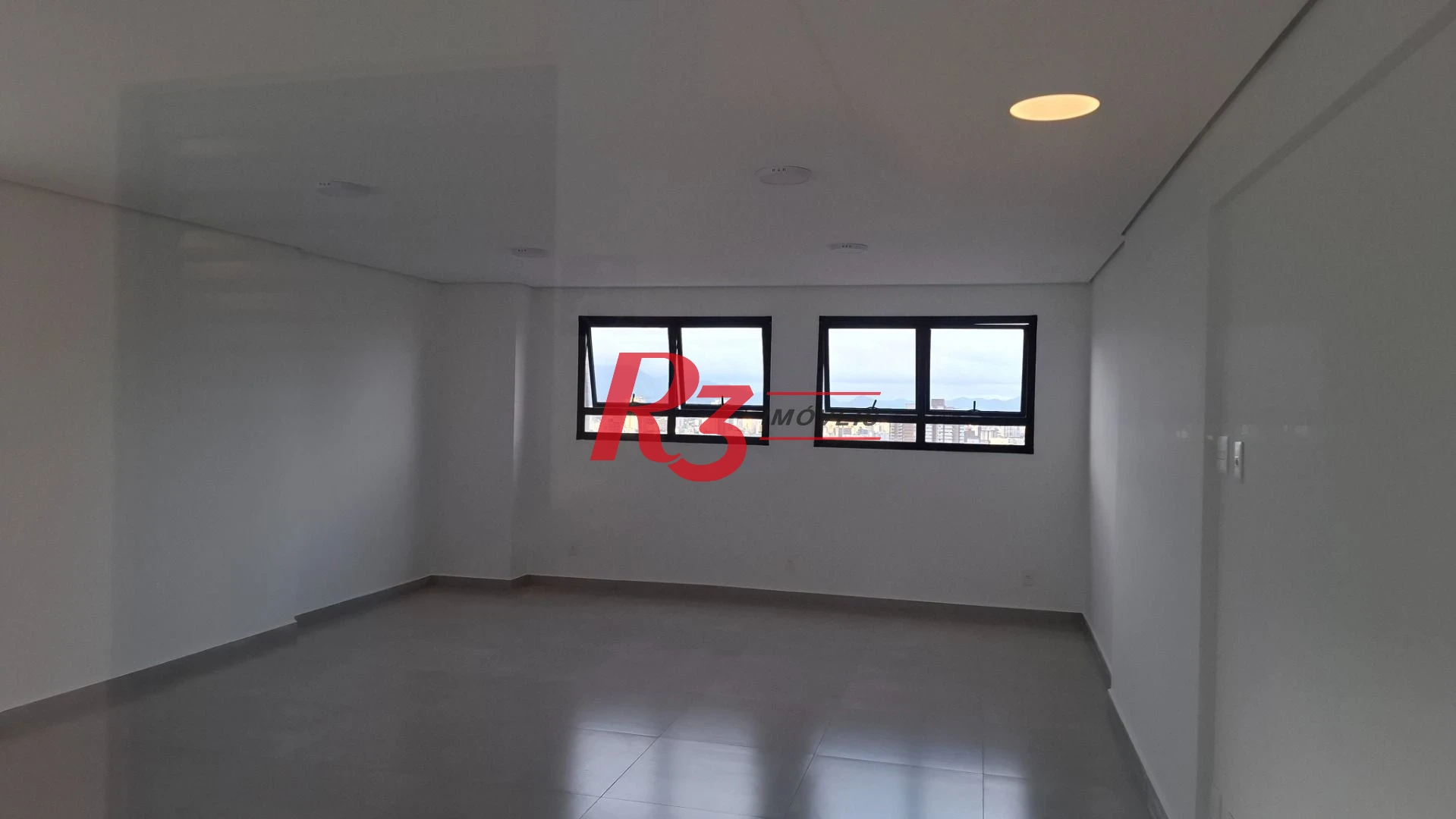 Apartamento à venda, 2 quartos (1 suíte), PORTEIRA FECHADA, José Menino em Santos SP.