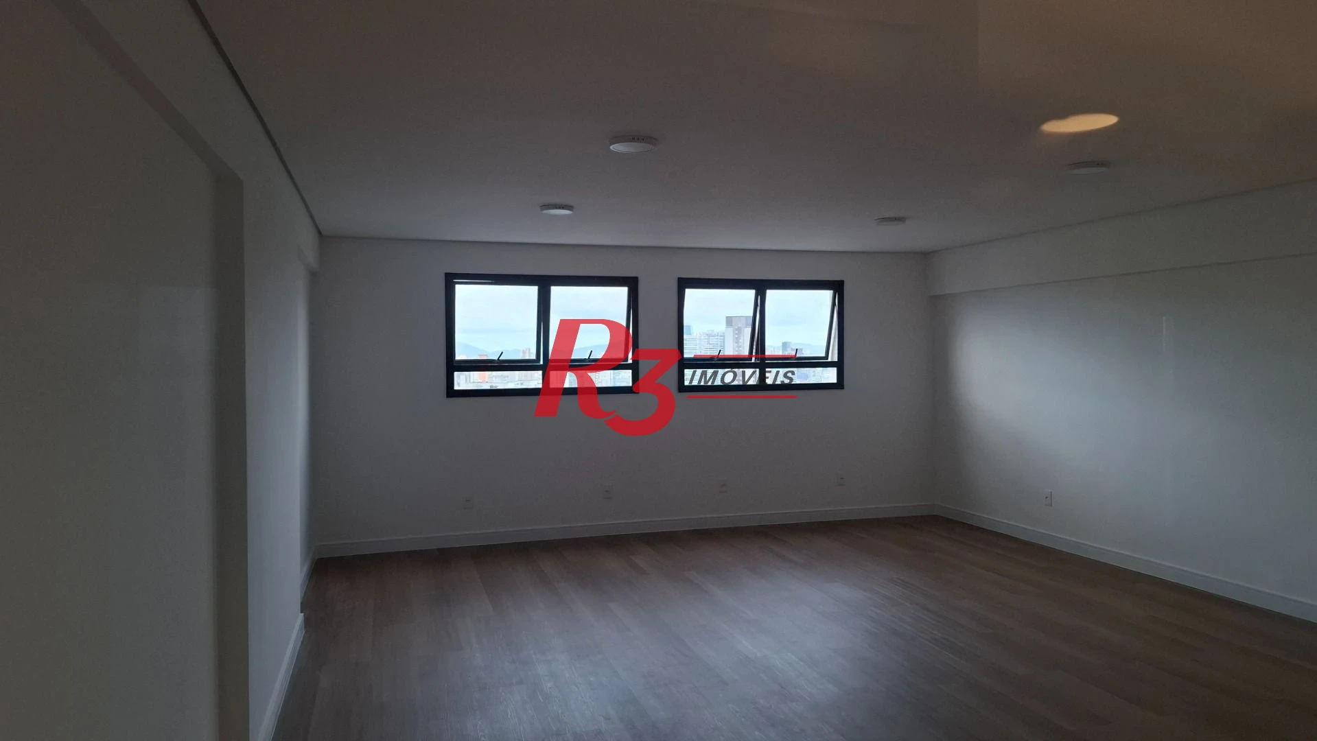 Apartamento à venda, 2 quartos (1 suíte), PORTEIRA FECHADA, José Menino em Santos SP.