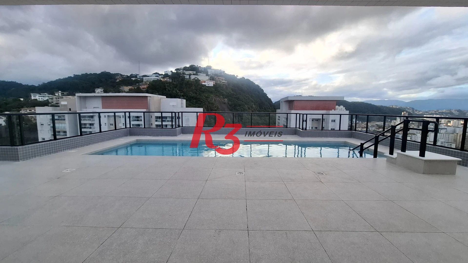 Apartamento à venda, 2 quartos (1 suíte), PORTEIRA FECHADA, José Menino em Santos SP.