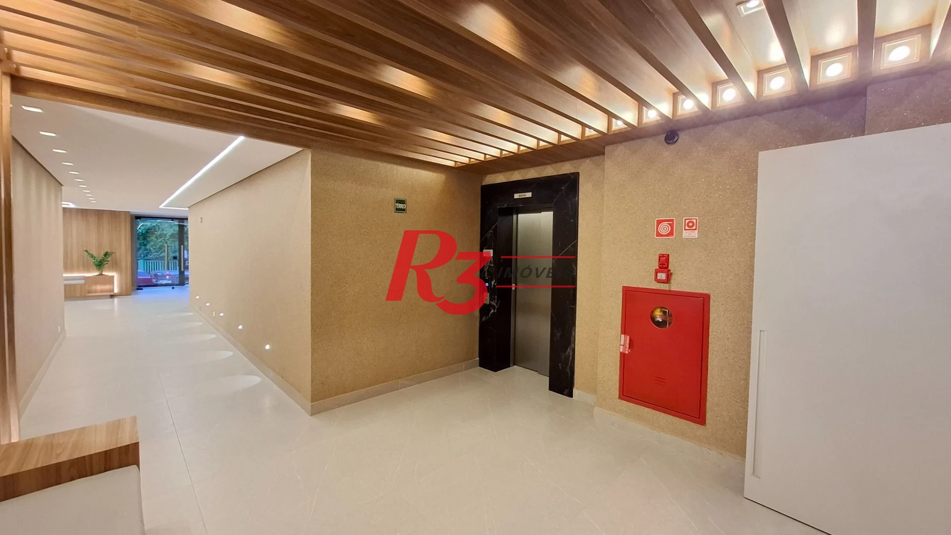 Apartamento à venda, 2 quartos (1 suíte), PORTEIRA FECHADA, José Menino em Santos SP.