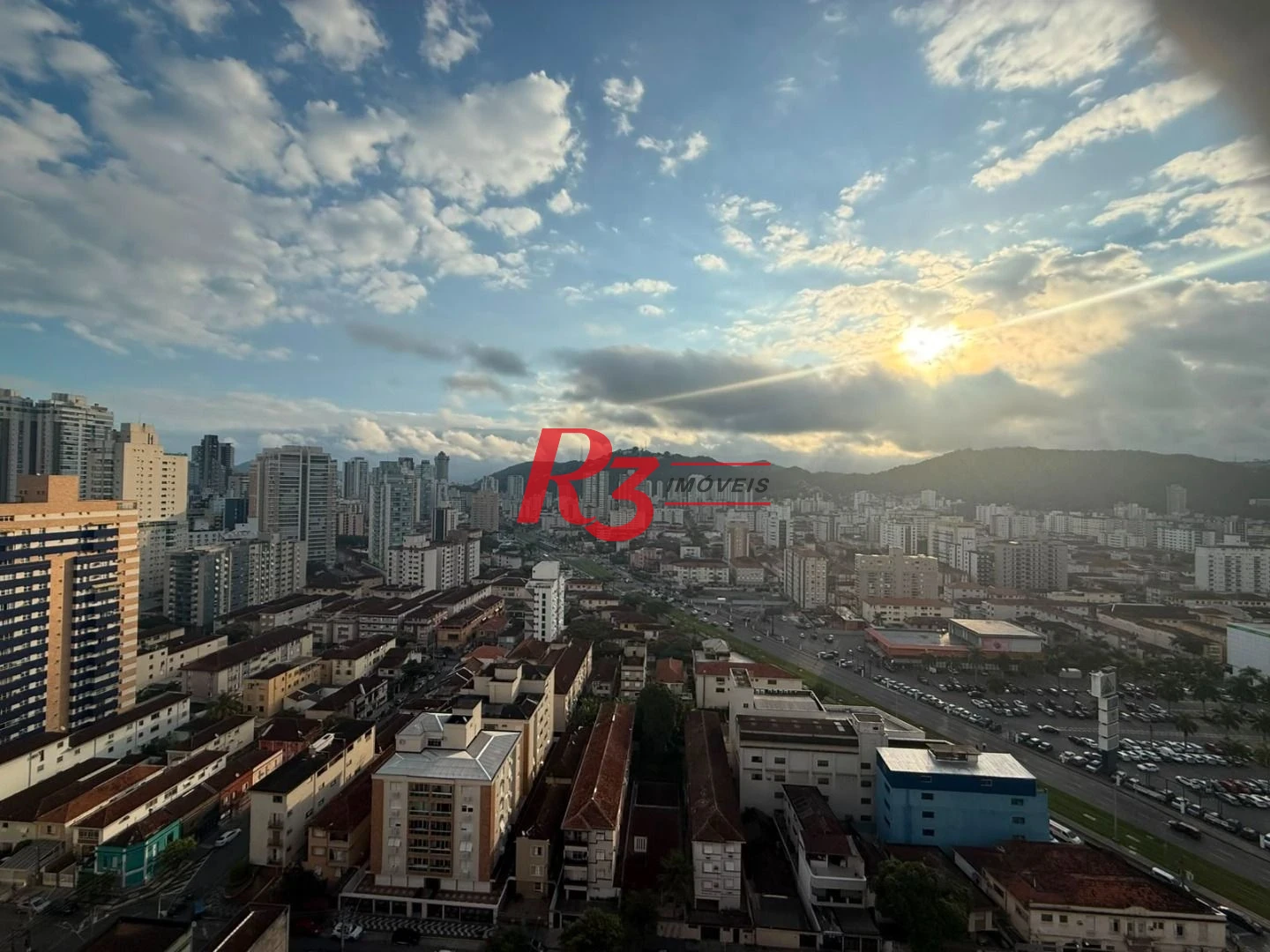 Apartamento com 3 dormitórios à venda, 109 m² por R$ 1.350.000,00 - Gonzaga - Santos/SP