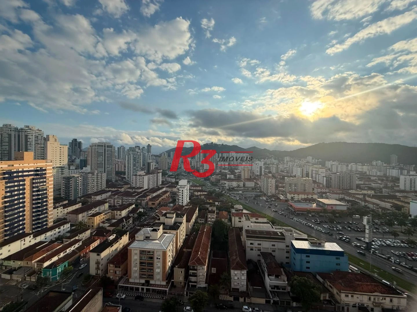 Apartamento com 3 dormitórios à venda, 109 m² por R$ 1.350.000,00 - Gonzaga - Santos/SP