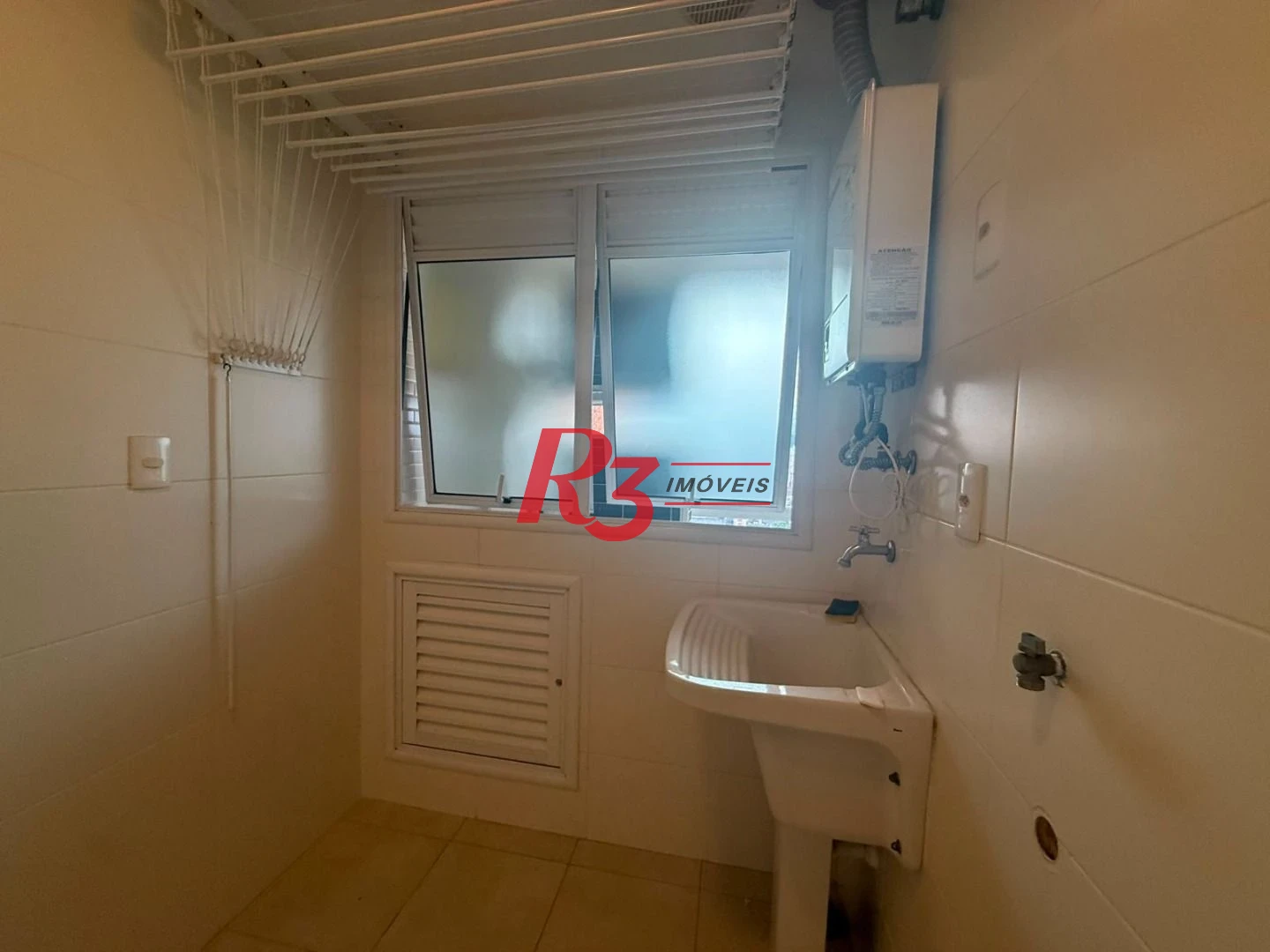 Apartamento com 3 dormitórios à venda, 109 m² por R$ 1.350.000,00 - Gonzaga - Santos/SP