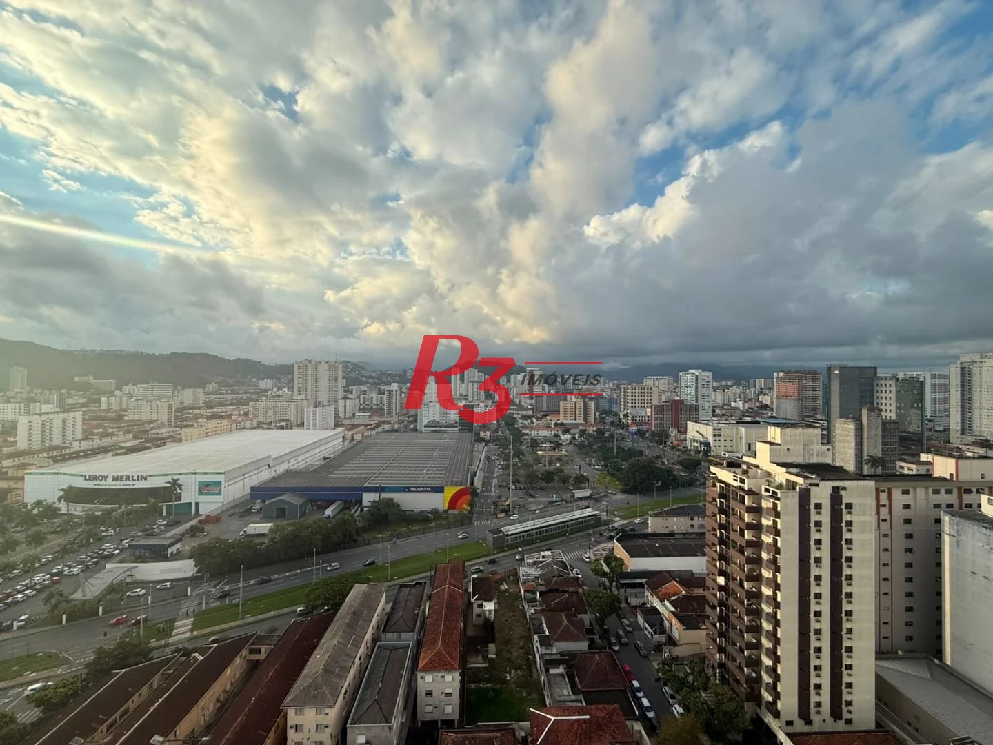 Apartamento com 3 dormitórios à venda, 109 m² por R$ 1.350.000,00 - Gonzaga - Santos/SP