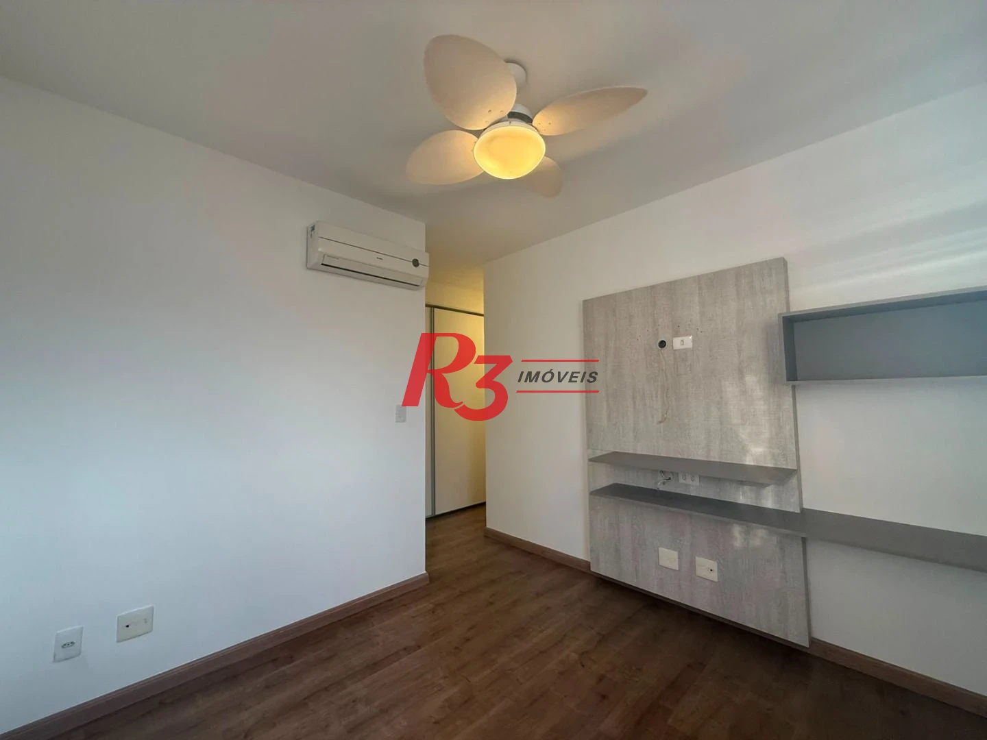 Apartamento com 3 dormitórios à venda, 109 m² por R$ 1.350.000,00 - Gonzaga - Santos/SP